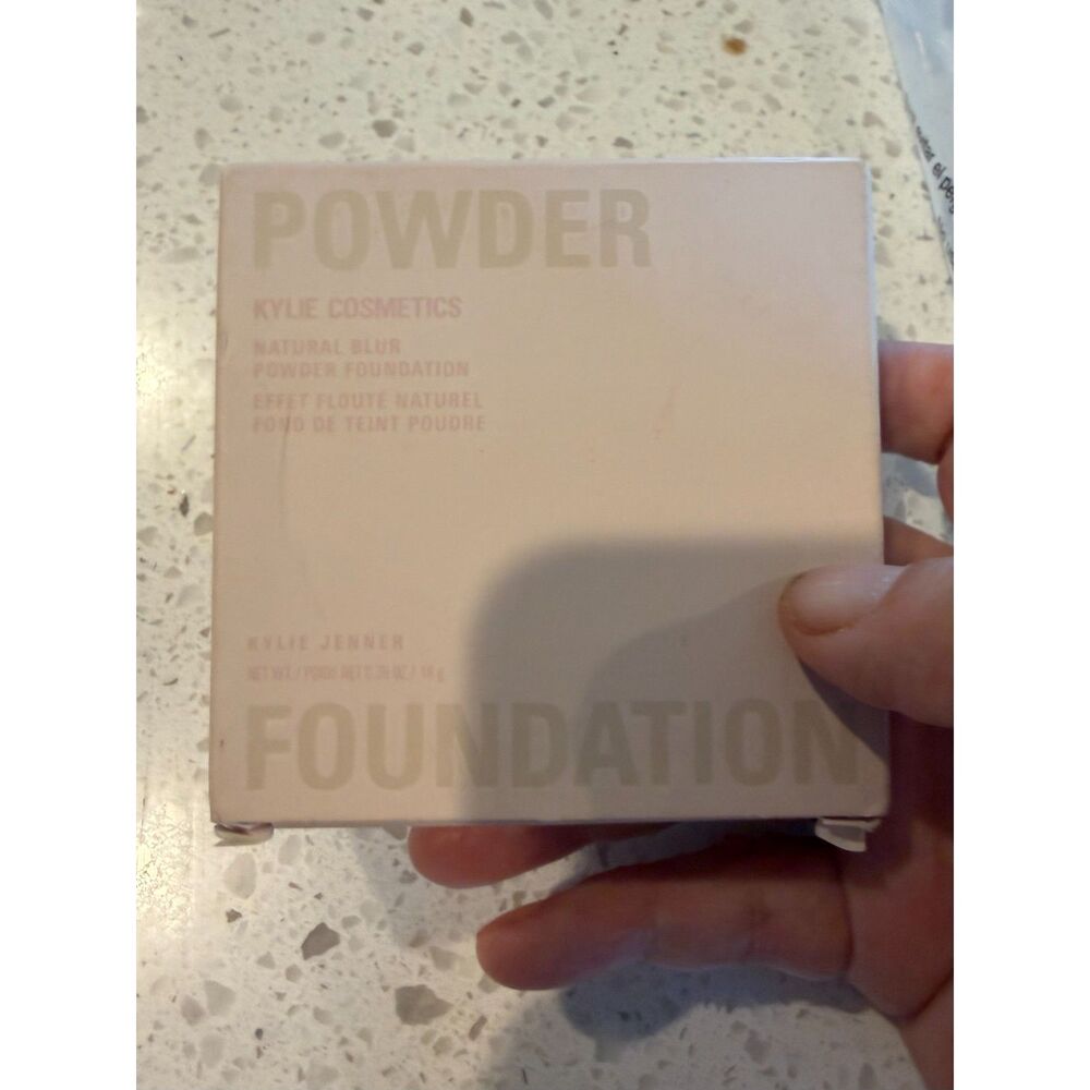 Kylie Cosmetics Natural Blur Powder Foundation 9N New in Box
